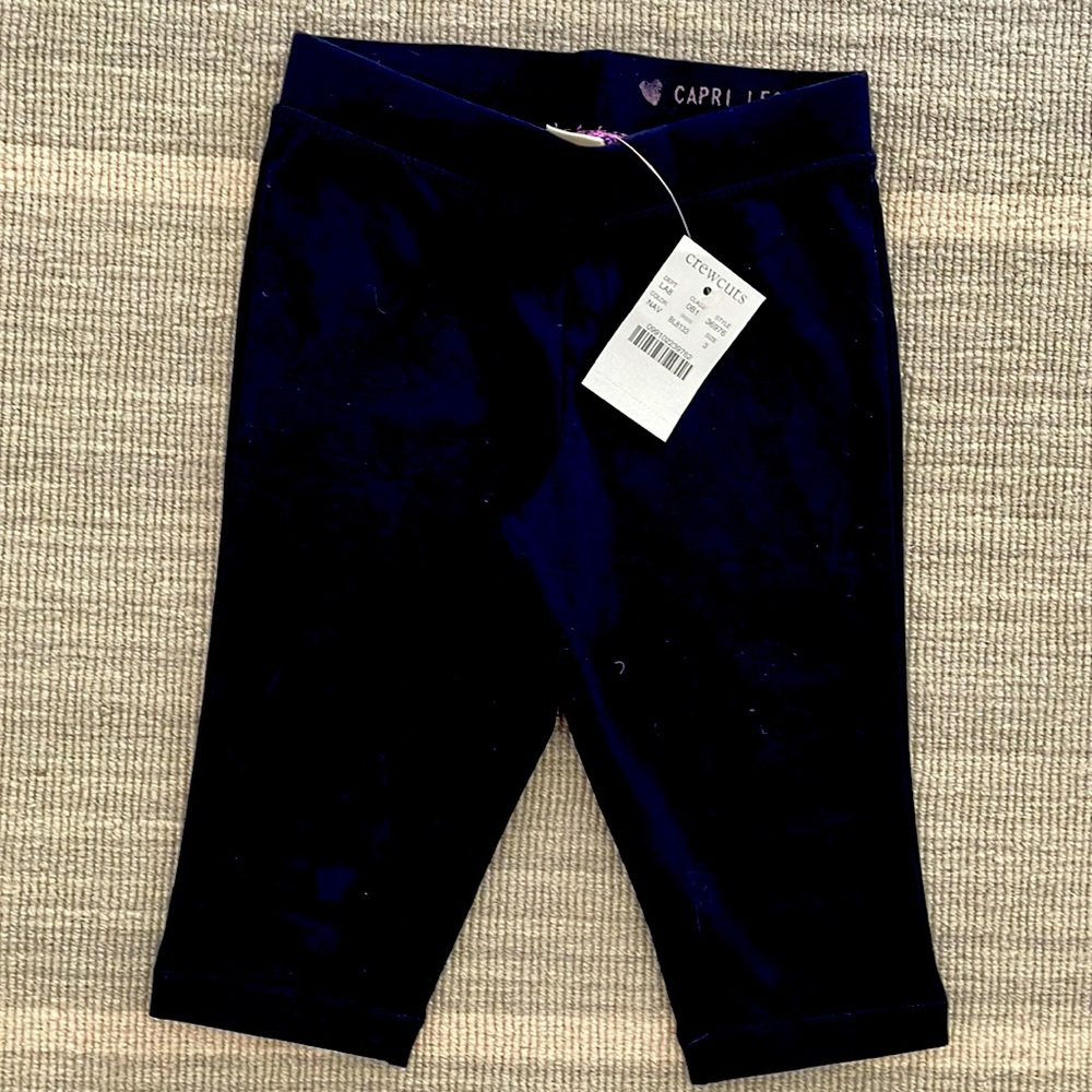 Classic capri leggings. NWT